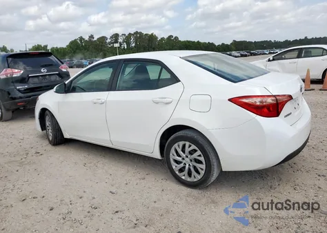 2018 Toyota Corolla L z USA, uszkodzony, nr VIN 2T1BURHEXJC109719